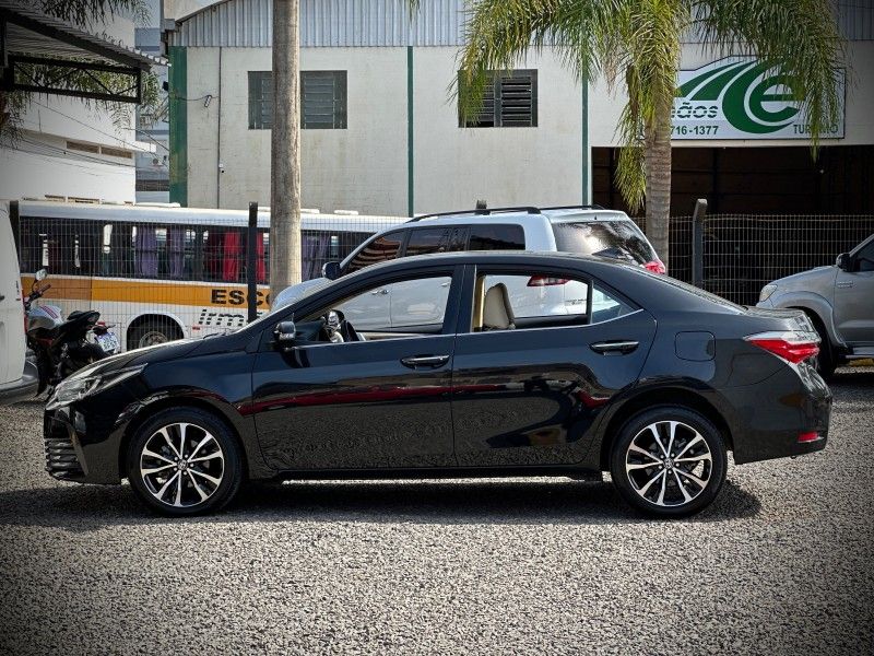 Toyota COROLLA ALTIS 2.0 2018 NEUMANN VEÍCULOS ARROIO DO MEIO / Carros no Vale