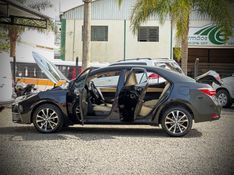 Toyota COROLLA ALTIS 2.0 2018 NEUMANN VEÍCULOS ARROIO DO MEIO / Carros no Vale