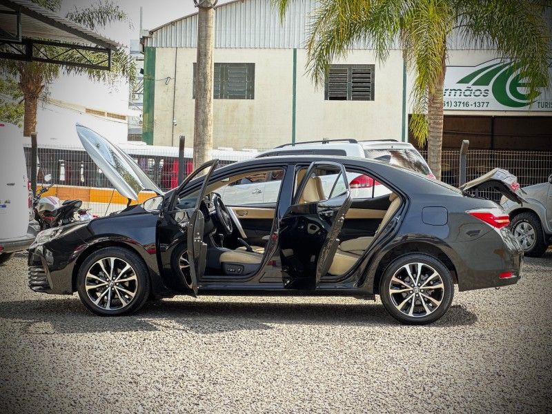 Toyota COROLLA ALTIS 2.0 2018 NEUMANN VEÍCULOS ARROIO DO MEIO / Carros no Vale