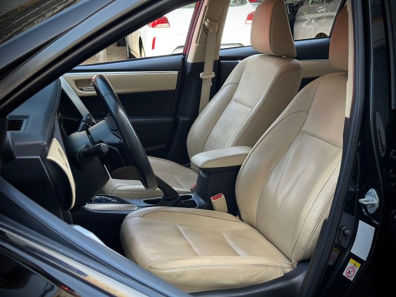 Toyota COROLLA ALTIS 2.0 2018 NEUMANN VEÍCULOS ARROIO DO MEIO / Carros no Vale