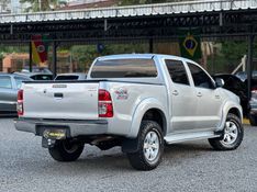 Toyota HILUX CAB.DUPLA SRV 3.0 TB-IC 2013 NEUMANN VEÍCULOS ARROIO DO MEIO / Carros no Vale