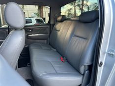 Toyota HILUX CAB.DUPLA SRV 3.0 TB-IC 2013 NEUMANN VEÍCULOS ARROIO DO MEIO / Carros no Vale