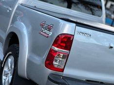 Toyota HILUX CAB.DUPLA SRV 3.0 TB-IC 2013 NEUMANN VEÍCULOS ARROIO DO MEIO / Carros no Vale