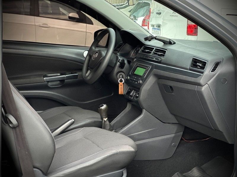 Volkswagen SAVEIRO TRENDLINE 1.6 2018 NEUMANN VEÍCULOS ARROIO DO MEIO / Carros no Vale