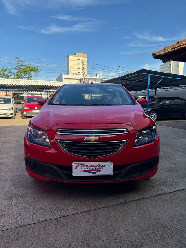 Chevrolet PRISMA LT 1.4 8V 2014 FERREIRA VEÍCULOS VENÂNCIO AIRES / Carros no Vale