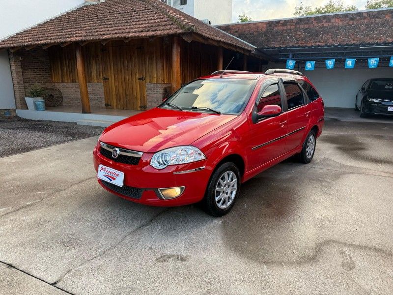 Fiat PALIO WEEKEND ATTRACTIVE 1.4 8V 2013 FERREIRA VEÍCULOS VENÂNCIO AIRES / Carros no Vale