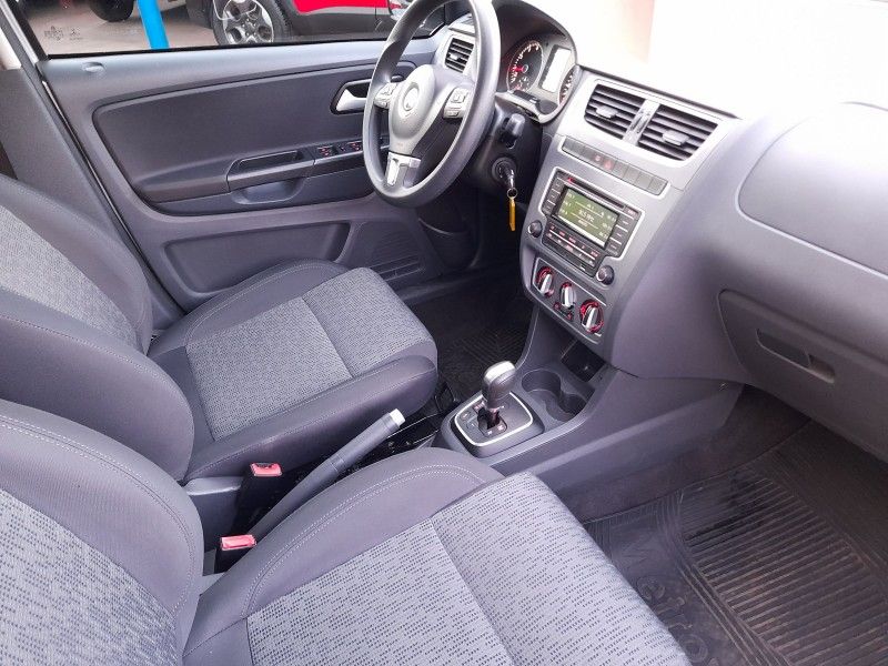 Volkswagen FOX 1.6 2014 FERREIRA VEÍCULOS VENÂNCIO AIRES / Carros no Vale