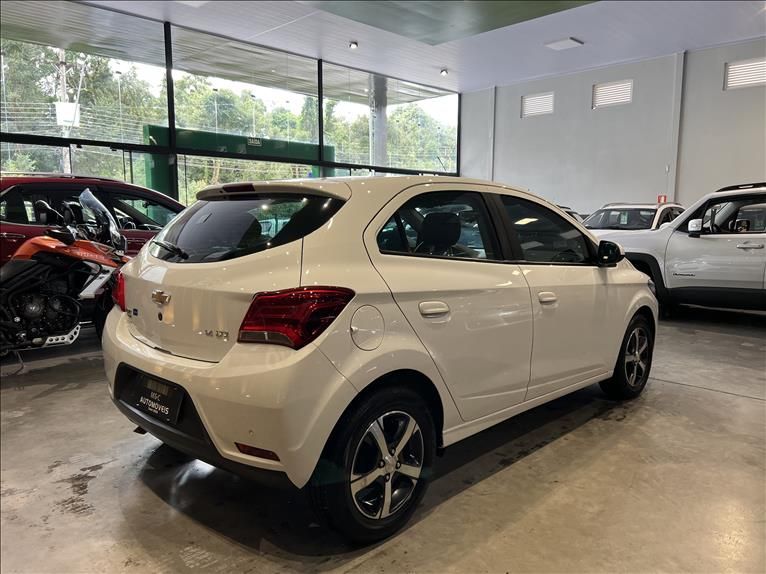 CHEVROLET ONIX 1.4 MPFI LTZ 8V 2017/2018 M&C AUTOMÓVEIS CAXIAS DO SUL / Carros no Vale