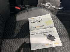 CHEVROLET ONIX 1.4 MPFI LTZ 8V 2017/2018 M&C AUTOMÓVEIS CAXIAS DO SUL / Carros no Vale