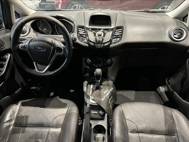 FORD FIESTA 1.6 Titanium Hatch 16V 2015/2016 M&C AUTOMÓVEIS CAXIAS DO SUL / Carros no Vale