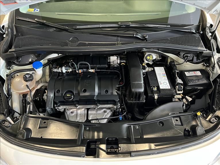 PEUGEOT 2008 1.6 16V Allure 2022/2022 M&C AUTOMÓVEIS CAXIAS DO SUL / Carros no Vale