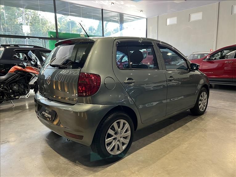 VOLKSWAGEN FOX 1.6 MI 8V 2010/2011 M&C AUTOMÓVEIS CAXIAS DO SUL / Carros no Vale