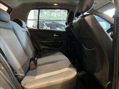 VOLKSWAGEN FOX 1.6 MI 8V 2010/2011 M&C AUTOMÓVEIS CAXIAS DO SUL / Carros no Vale
