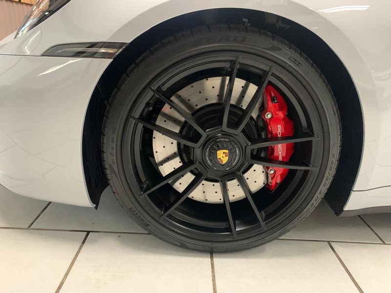 PORSCHE 911 3.0 24V H6 GASOLINA CARRERA 4 GTS PDK 2024/2024 FÁBIO BERNARDES PORTO ALEGRE / Carros no Vale
