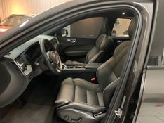 VOLVO XC60 2.0 T8 RECHARGE ULTIMATE DARK AWD GEARTRONIC 2022/2023 FÁBIO BERNARDES PORTO ALEGRE / Carros no Vale