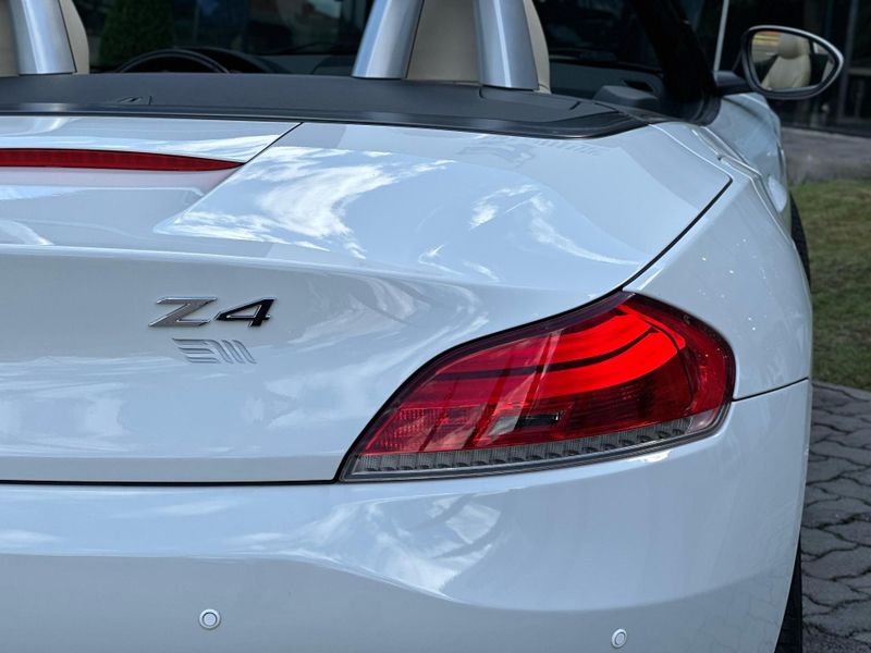 BMW Z4 Roadster SDRIVE 23i 2.5 24V 204cv 2p 2011/2012 CONCEPT MOTORS PASSO FUNDO / Carros no Vale