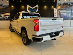 Chevrolet Silverado High Country 5.3 V8 AWD Aut. 2023/2024 CONCEPT MOTORS PASSO FUNDO / Carros no Vale