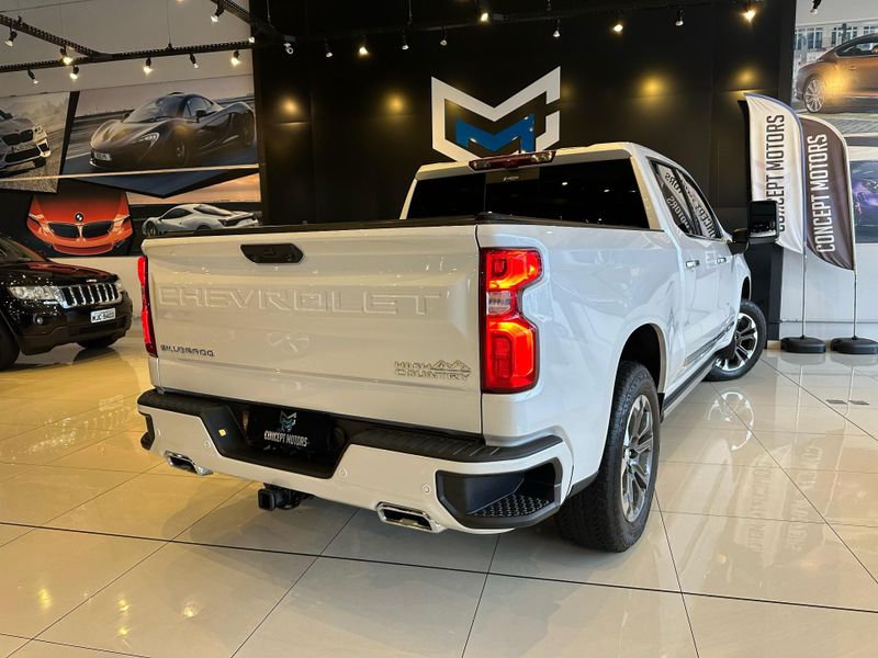 Chevrolet Silverado High Country 5.3 V8 AWD Aut. 2023/2024 CONCEPT MOTORS PASSO FUNDO / Carros no Vale