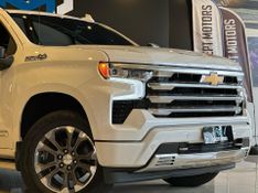 Chevrolet Silverado High Country 5.3 V8 AWD Aut. 2023/2024 CONCEPT MOTORS PASSO FUNDO / Carros no Vale