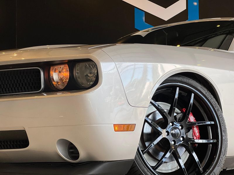 Dodge Challenger 3.5 SE V6 24V GASOLINA 2P AUTOMÃTICO 2009/2009 CONCEPT MOTORS PASSO FUNDO / Carros no Vale