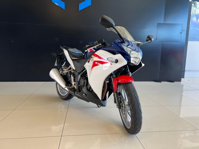 Honda Motos CBR 250 250R 2012/2012 CONCEPT MOTORS PASSO FUNDO / Carros no Vale