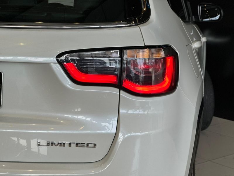 Jeep Compass LIMITED 2.0 4×2 Flex 16V Aut. 2017/2018 CONCEPT MOTORS PASSO FUNDO / Carros no Vale
