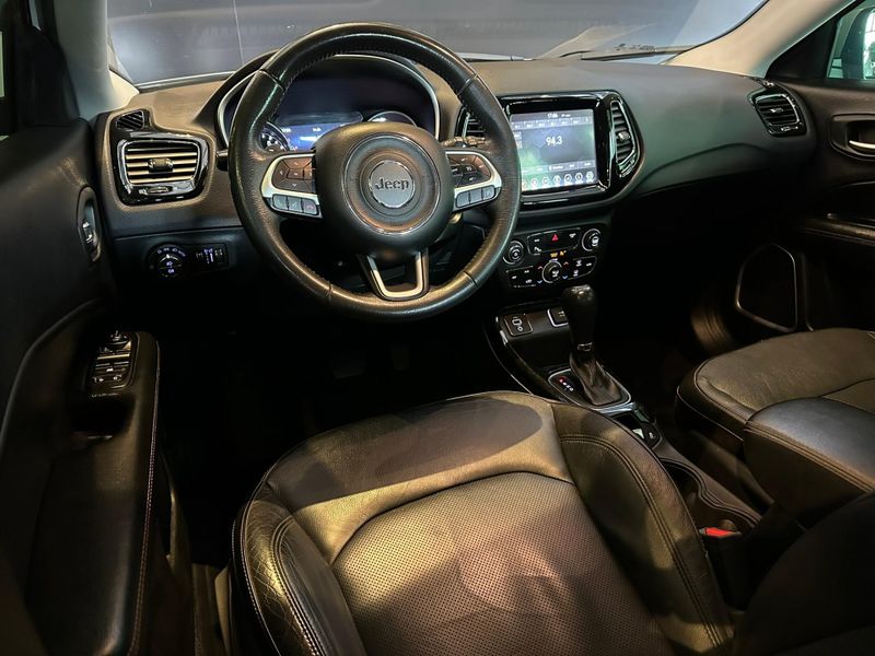 Jeep Compass LIMITED 2.0 4×2 Flex 16V Aut. 2017/2018 CONCEPT MOTORS PASSO FUNDO / Carros no Vale