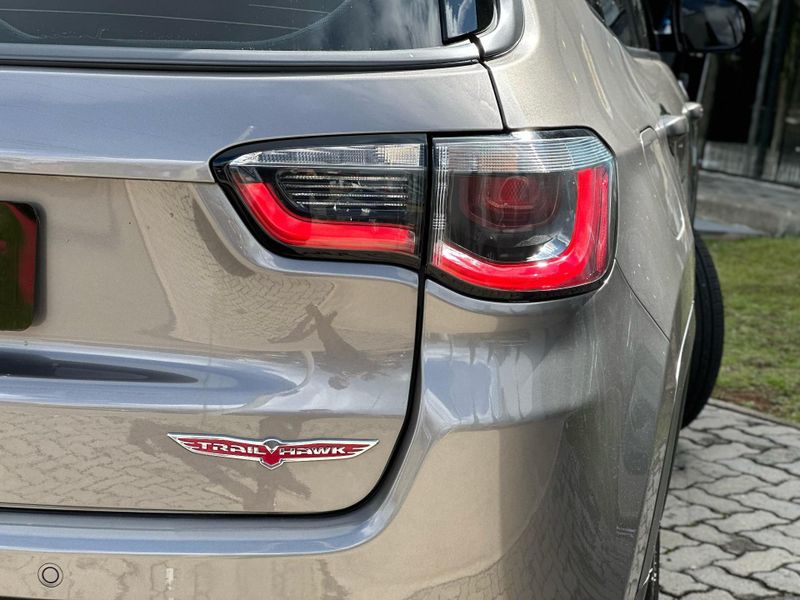 Jeep Compass TRAILHAWK 2.0 4×4 Dies 16V Aut. 2017/2018 CONCEPT MOTORS PASSO FUNDO / Carros no Vale