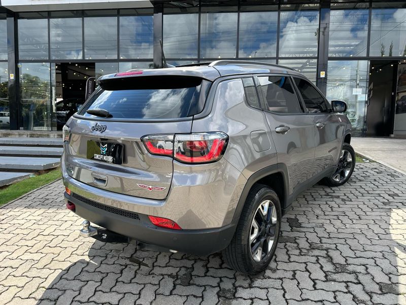 Jeep Compass TRAILHAWK 2.0 4×4 Dies 16V Aut. 2017/2018 CONCEPT MOTORS PASSO FUNDO / Carros no Vale