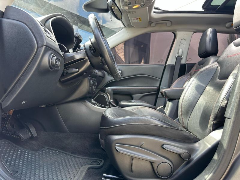 Jeep Compass TRAILHAWK 2.0 4×4 Dies 16V Aut. 2017/2018 CONCEPT MOTORS PASSO FUNDO / Carros no Vale