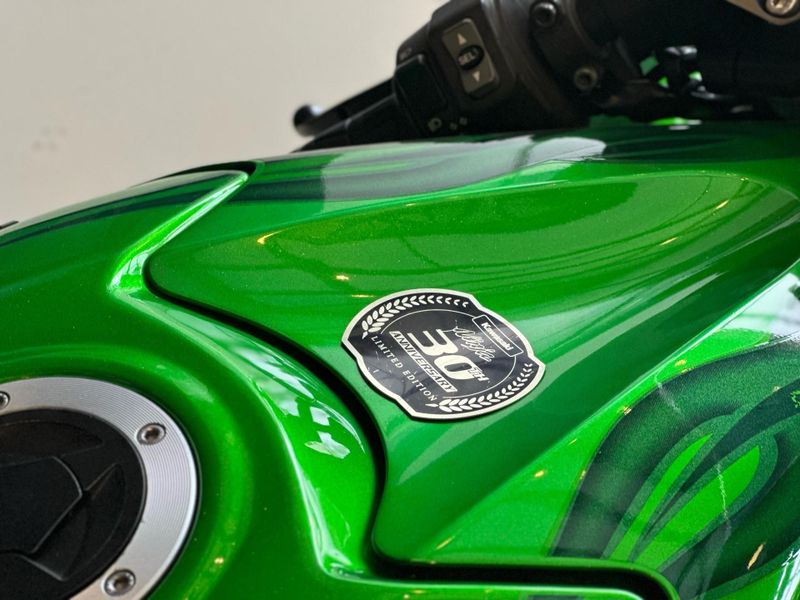 Kawasaki Ninja Zx 14R 30th Anniversary 2013/2014 CONCEPT MOTORS PASSO FUNDO / Carros no Vale