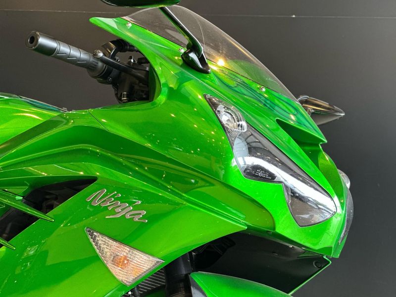 Kawasaki Ninja Zx 14R 30th Anniversary 2013/2014 CONCEPT MOTORS PASSO FUNDO / Carros no Vale