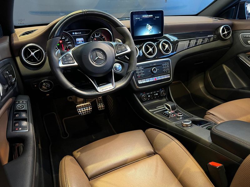 Mercedes-Benz Cla 45 AMG 4MATIC CGI 2.0 TB Aut. 2017/2018 CONCEPT MOTORS PASSO FUNDO / Carros no Vale
