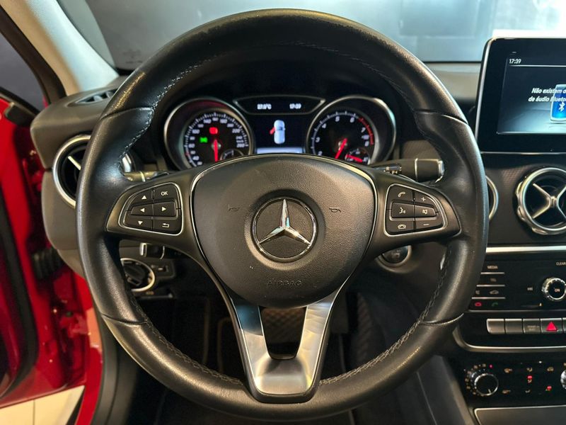 Mercedes-Benz Gla 200 Style 1.6 TB 16V/Flex Aut. 2017/2018 CONCEPT MOTORS PASSO FUNDO / Carros no Vale