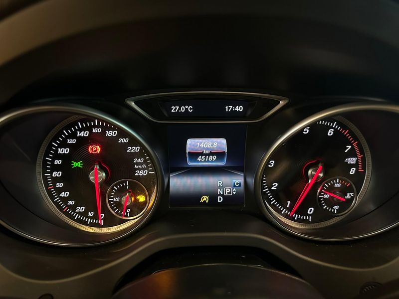 Mercedes-Benz Gla 200 Style 1.6 TB 16V/Flex Aut. 2017/2018 CONCEPT MOTORS PASSO FUNDO / Carros no Vale
