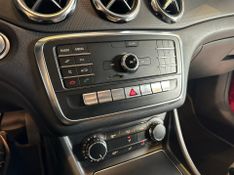 Mercedes-Benz Gla 200 Style 1.6 TB 16V/Flex Aut. 2017/2018 CONCEPT MOTORS PASSO FUNDO / Carros no Vale