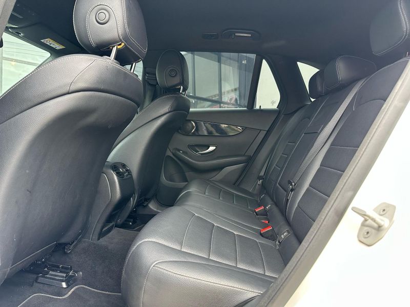 Mercedes-Benz GLC 250 4MATIC 2.0 TB 16V Aut. 2016/2016 CONCEPT MOTORS PASSO FUNDO / Carros no Vale