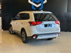 Mitsubishi Outlander HPE-S 2.2 Diesel 4×4 Aut. 2021/2022 CONCEPT MOTORS PASSO FUNDO / Carros no Vale