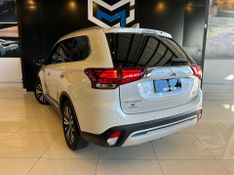 Mitsubishi Outlander HPE-S 2.2 Diesel 4×4 Aut. 2021/2022 CONCEPT MOTORS PASSO FUNDO / Carros no Vale