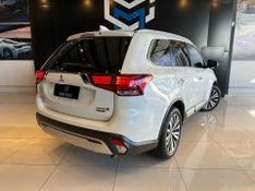 Mitsubishi Outlander HPE-S 2.2 Diesel 4×4 Aut. 2021/2022 CONCEPT MOTORS PASSO FUNDO / Carros no Vale