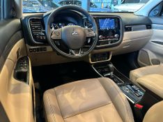 Mitsubishi Outlander HPE-S 2.2 Diesel 4×4 Aut. 2021/2022 CONCEPT MOTORS PASSO FUNDO / Carros no Vale