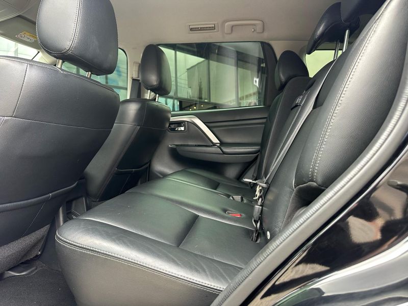 Mitsubishi Pajero Sport HPE 2.4 4×4 Diesel Aut. 2020/2021 CONCEPT MOTORS PASSO FUNDO / Carros no Vale