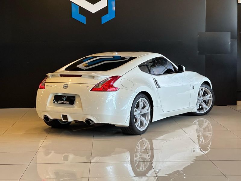 Nissan 370 Z 3.7 V6 GASOLINA AUTOMÃTICO 2010/2010 CONCEPT MOTORS PASSO FUNDO / Carros no Vale