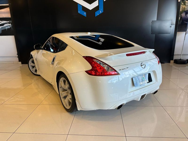Nissan 370 Z 3.7 V6 GASOLINA AUTOMÃTICO 2010/2010 CONCEPT MOTORS PASSO FUNDO / Carros no Vale