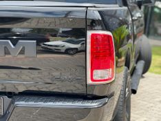 Ram Classic LARAMIE NIGHT ED 5.7 4X4 Aut. 2022/2022 CONCEPT MOTORS PASSO FUNDO / Carros no Vale