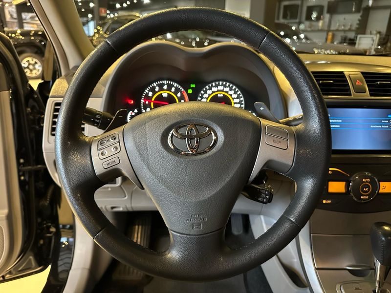 Toyota Corolla XEi 2.0 Flex 16V Aut. 2010/2011 CONCEPT MOTORS PASSO FUNDO / Carros no Vale