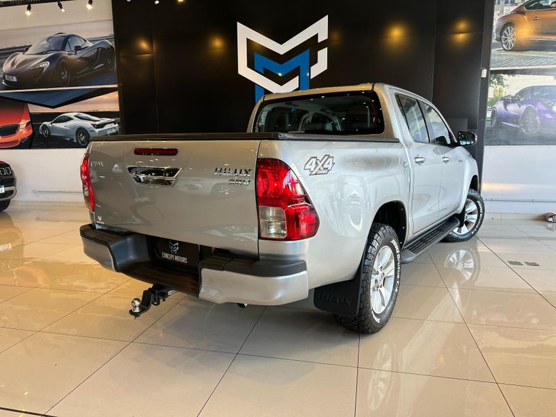 Toyota Hilux CD SRV 4×4 2.8 TDI Diesel Aut. 2018/2018 CONCEPT MOTORS PASSO FUNDO / Carros no Vale