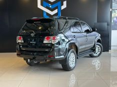 Toyota Hilux SW4 SR 4×2 2.7/ 2.7 Flex 16V Aut. 2012/2012 CONCEPT MOTORS PASSO FUNDO / Carros no Vale