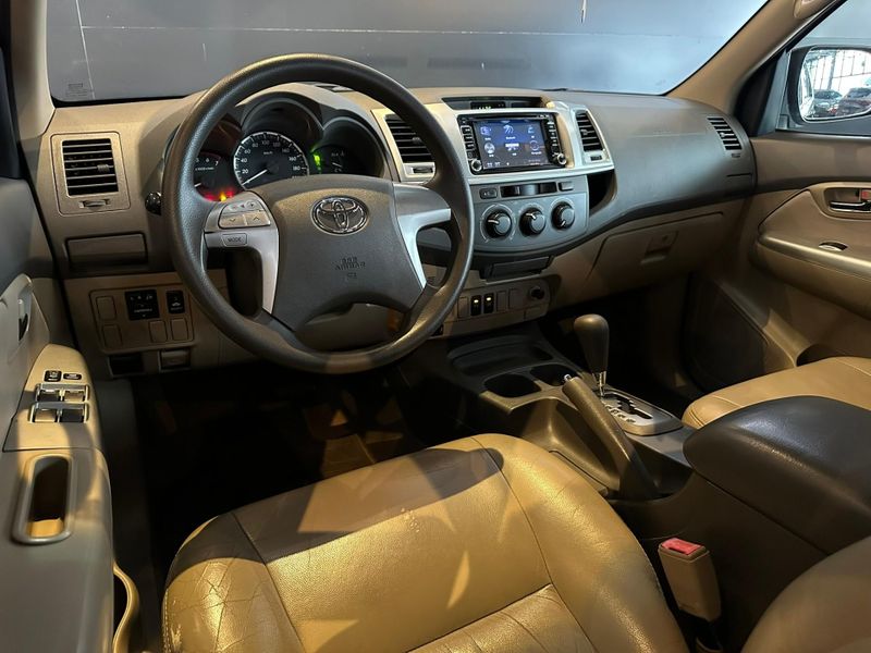 Toyota Hilux SW4 SR 4×2 2.7/ 2.7 Flex 16V Aut. 2012/2012 CONCEPT MOTORS PASSO FUNDO / Carros no Vale