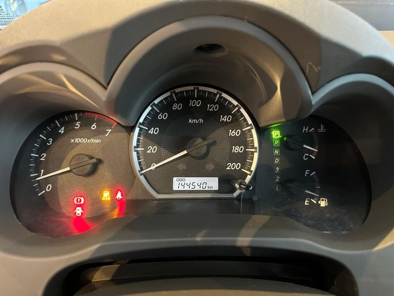 Toyota Hilux SW4 SR 4×2 2.7/ 2.7 Flex 16V Aut. 2012/2012 CONCEPT MOTORS PASSO FUNDO / Carros no Vale